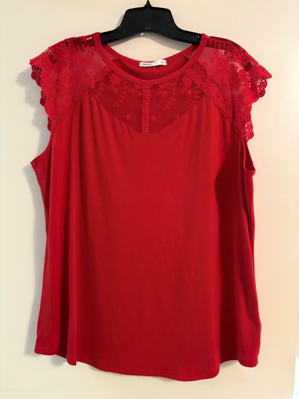 ♦️Sleeveless Top with Lace